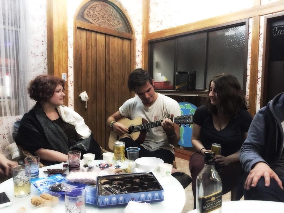Hostel Of Rising Sun 昇行旅 يونغهة المظهر الخارجي الصورة